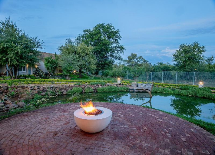 Sport & Beauty 2, Shearwater's Explorers Village, Hwange