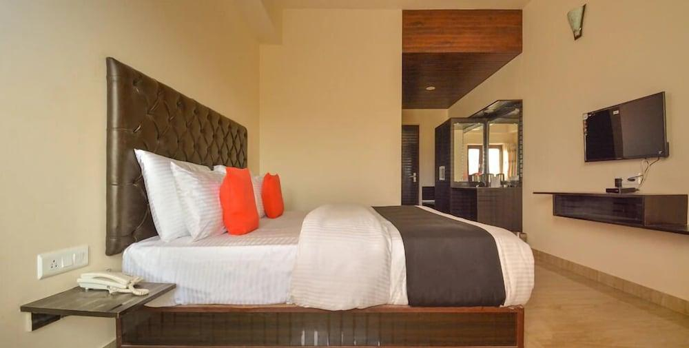 Bedroom 2, Nakshatra Resort, Solan