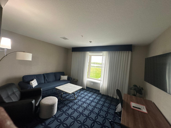 Bedroom 2, Riverside Inn, Marion