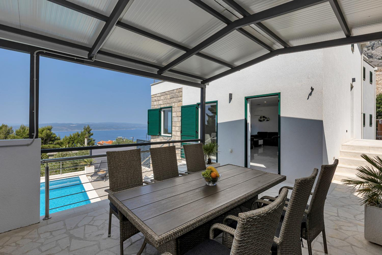 Others 5, Villa la Perla, Baška Voda
