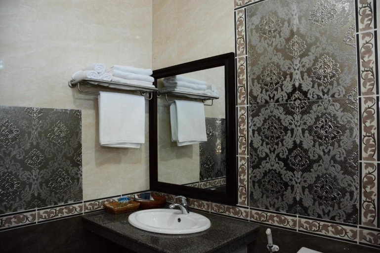 Bathroom 3, Anoulack Khen Lao Hotel, Pek