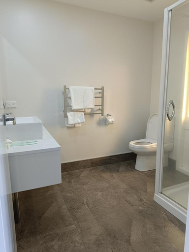 Bathroom 3, The Furlong Motel, South Taranaki
