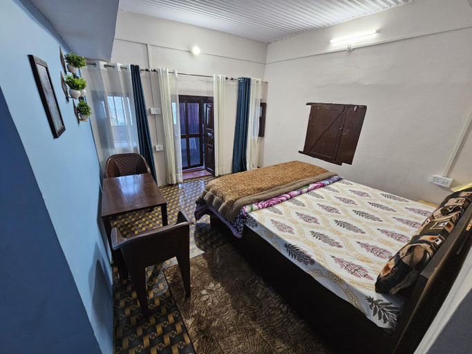 Bedroom 2, The Heavens, Almora