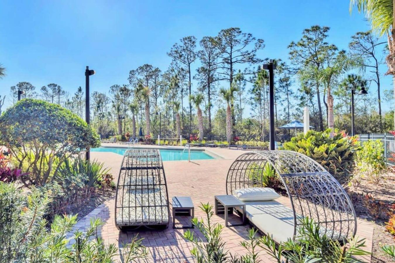 View 4, 3BR Condo - Near Disney Balcony Pool, Orange