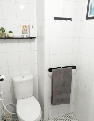 Bathroom 5, Apartment Emerald Bintaro by Kakarama Room, South Tangerang