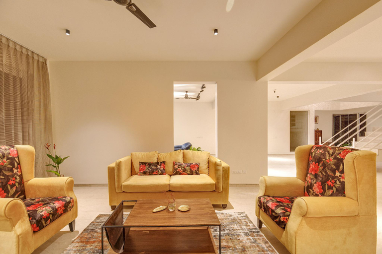 Others 4, Royal County Villa1 by StayJade D|Jacuzzi|HugeLawn, Krishnagiri