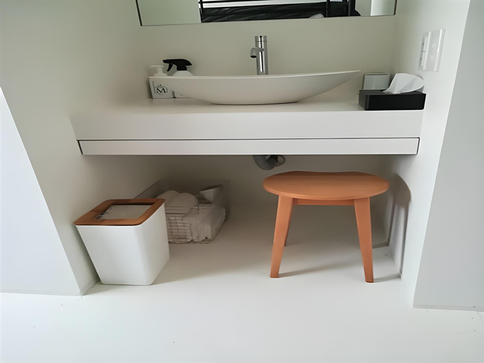 Bathroom 3, En- Hostel & Cafe bar, Amami