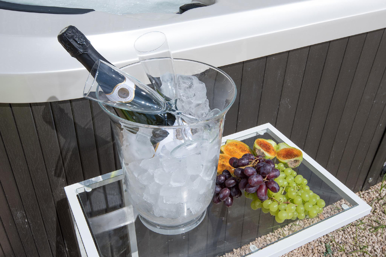 Food & Drinks 4, Champagne suites