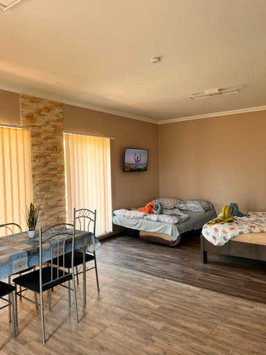 Others 4, Fa Szamar Vendeghaz, Eger