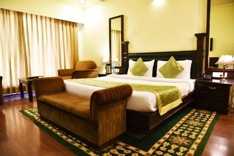 Bedroom 3, Indraprastha Resort - Centrally Heated Rooms & Spa, Chamba