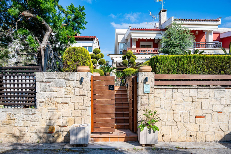 Exterior & Views 2, Emily's Luxury Suites, Central Macedonia