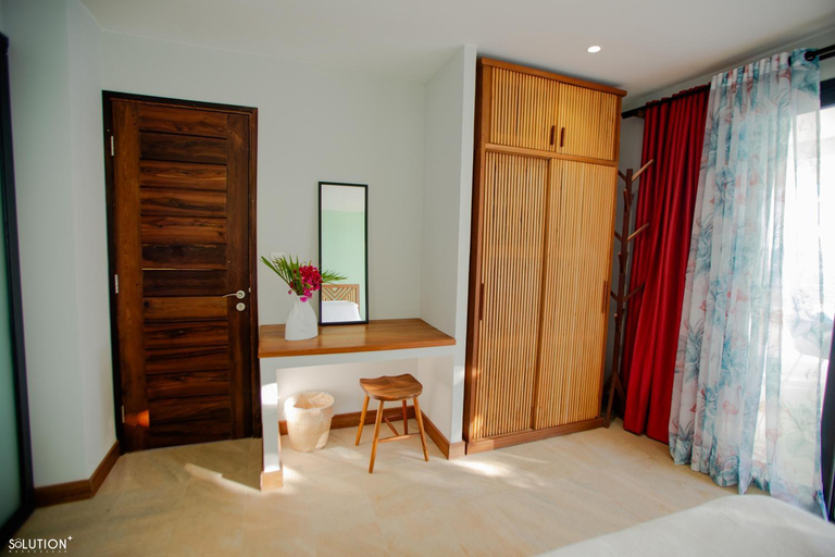 Others 3, Amako Beach House, Diana