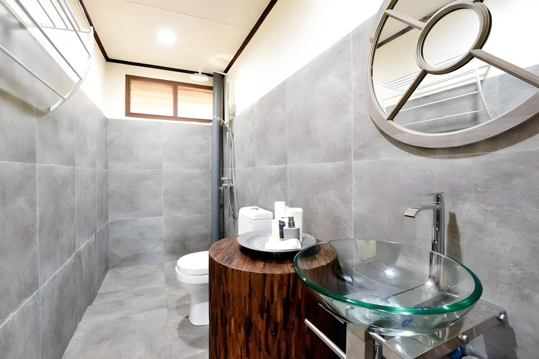 Bathroom 5, Nongsa Village Peaceful Villa in private beach Resort, Batam