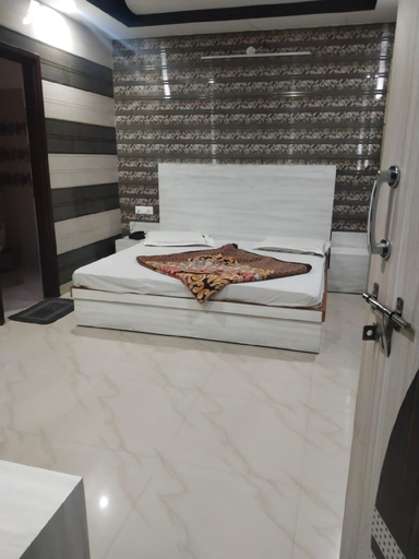 Bathroom, Hotel Shri Radha Niwas, Reasi