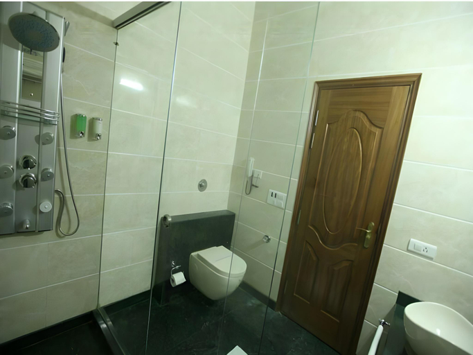 Bathroom 2, MODI HOTEL AND RESORT, Solan