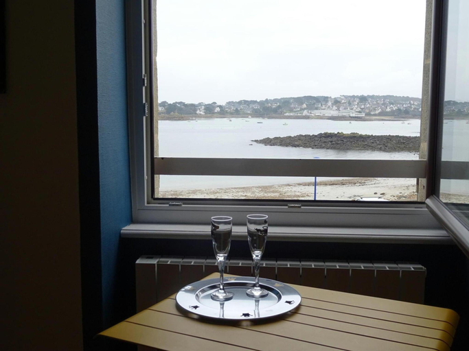 Bathroom 3, Studio in Plougasnou with Sea View and Beaches, Finistère