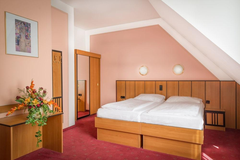 Bedroom 3, Gartenhotel Gabriel City, Wien
