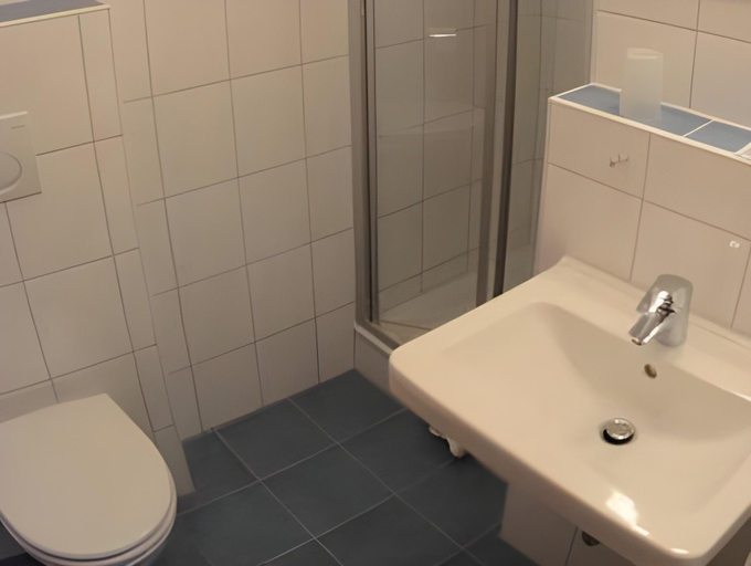 Bathroom 2, Goldener Schwan Hotel Garni, Neustadt an der Aisch-Bad Windsheim