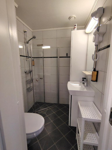 Bathroom 3, Oppheim Holiday Apartment, Voss