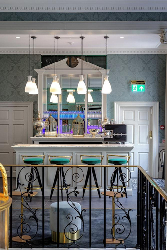 Food & Drinks 4, Roof Garden Rooms, London
