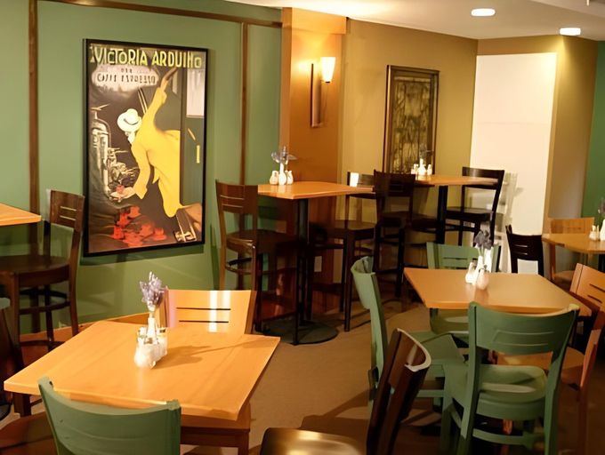 Food & Drinks 5, AmeriVu Inn and Suites - Waconia, Carver