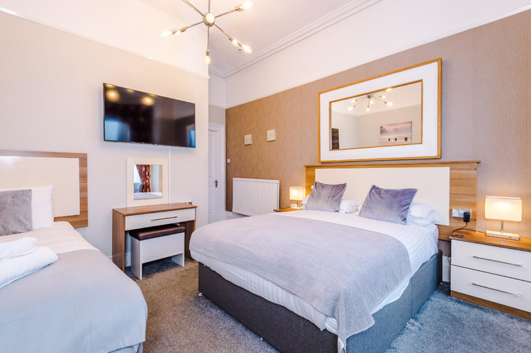 Bedroom 2, Lauriston Court Hotel, Conwy