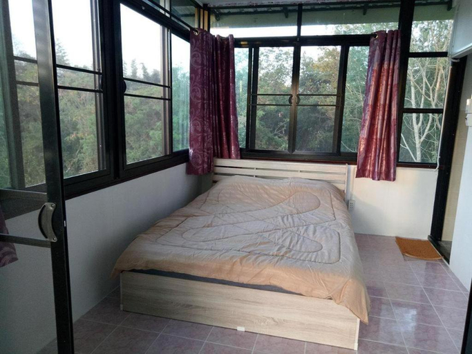 Bedroom 2, Kratommai Phuwaree, Wang Num Khiaw