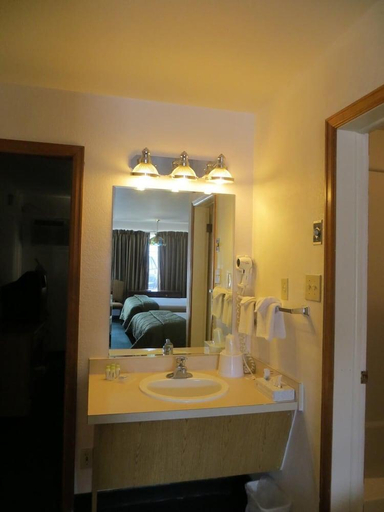 Bathroom 3, Silver Saddle Motel, El Paso