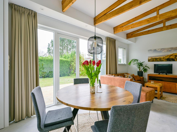3, Eureka 36 Bungalow for 4-guests With Garden, Zijpe