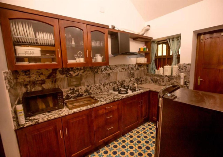 Kitchen, Anudhyana Premium Private Stone Villa Vagamon by VOYE HOMES, Idukki