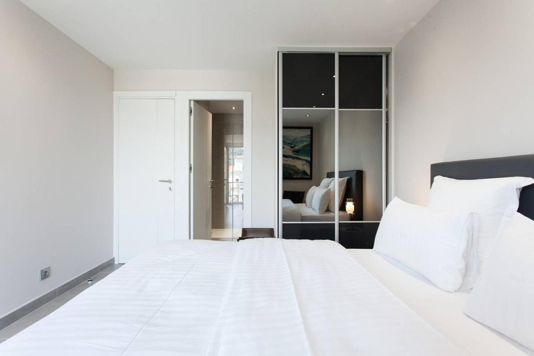 Others 2, Marriott- Croisette: Superb 3 bedrooms/ 3 baths, Alpes-Maritimes