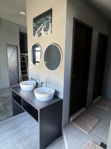 Bathroom 3, Travel Light Bubble Hostel, Pingtung