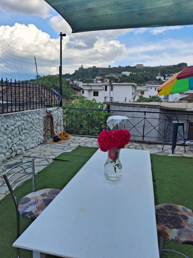 Others 2, Aleko Guest House, Gjirokastrës