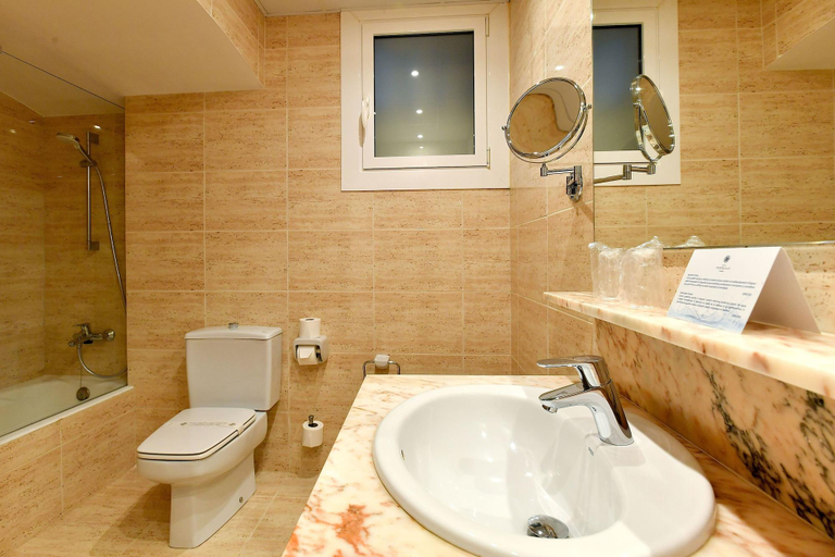 Bathroom 4, Hotel Hostalillo, Girona