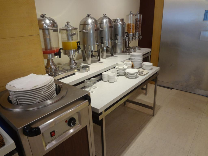 Food & Drinks 5, Astoria Hotel, Mumbai City