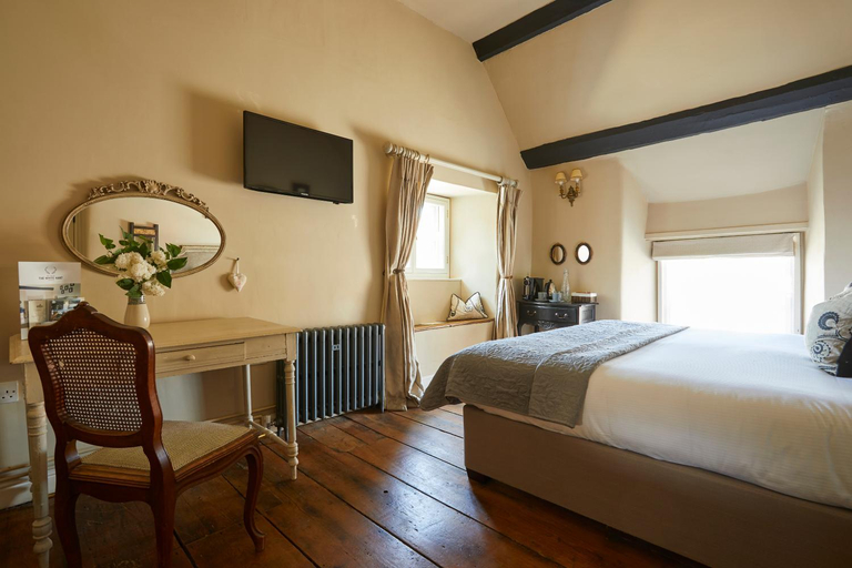 Bedroom 2, The White Hart, Somerset