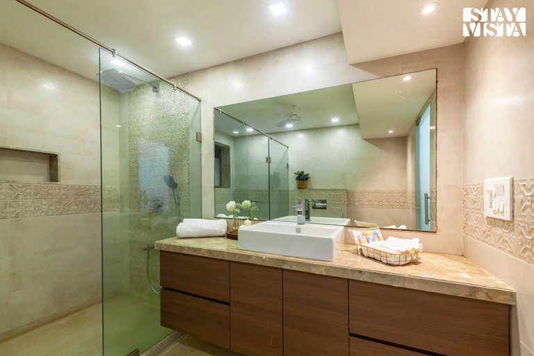 Bathroom 4, StayVista at Emerald Acres, Pune