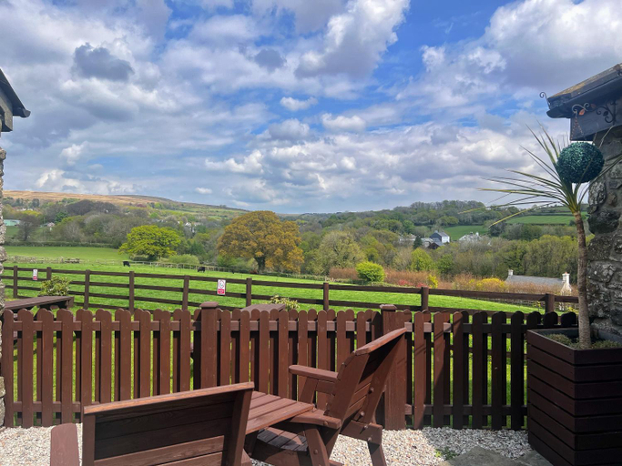 Others 5, Mary Tavy Inn, Devon