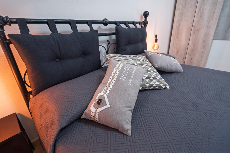 Bedroom 2, AmickA, Sassari