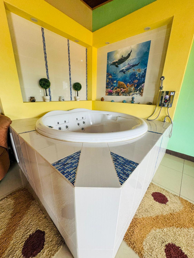 Bathroom 4, Los Angeles Hotel & Resort, Parrita
