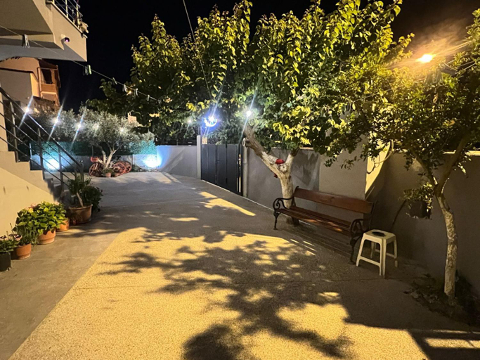 Others 2, Serene Stay, Vlorës