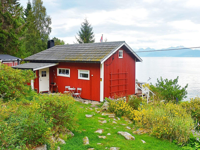 Exterior & Views 2, 5 Person Holiday Home in Molde, Molde