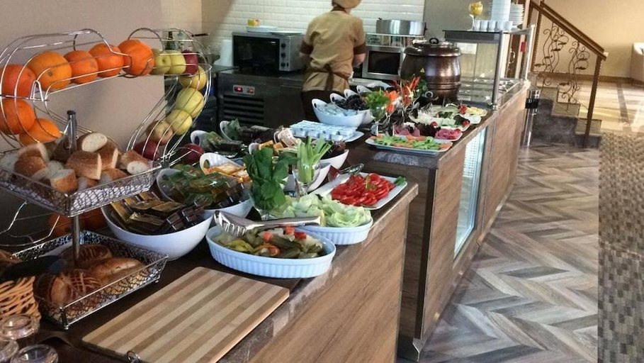 Food & Drinks 4, Otel Vona, Merkez