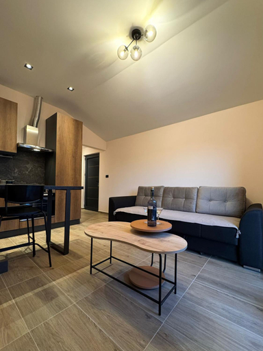 Others 5, Victory Apartments