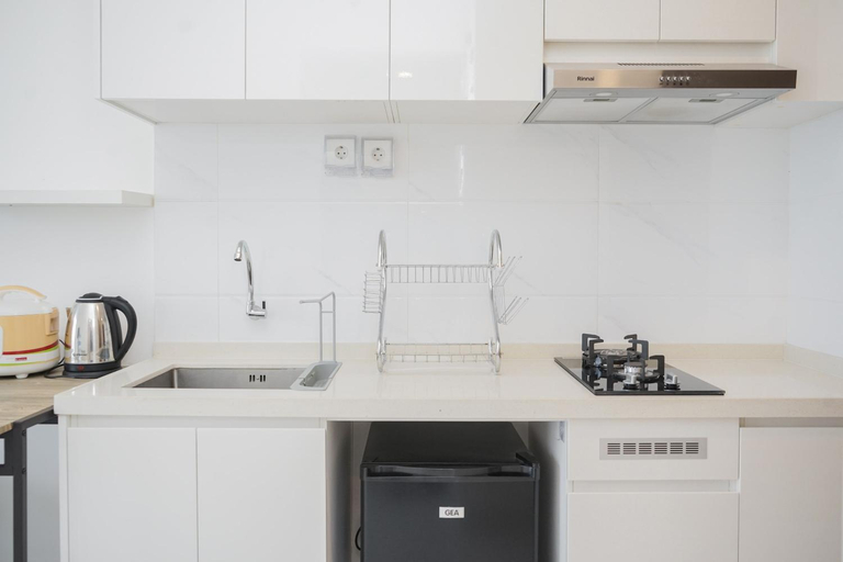 Others 4, Comfort 2BR at Sky House BSD Apartment By Travelio, South Tangerang