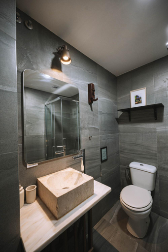 Bathroom 3, House Sao Bento, Lisbon