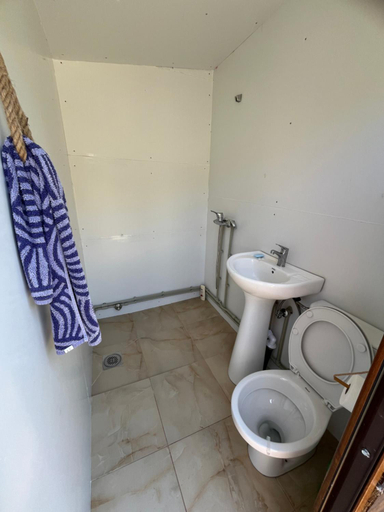 Bathroom, Eko Katun Kolijevka