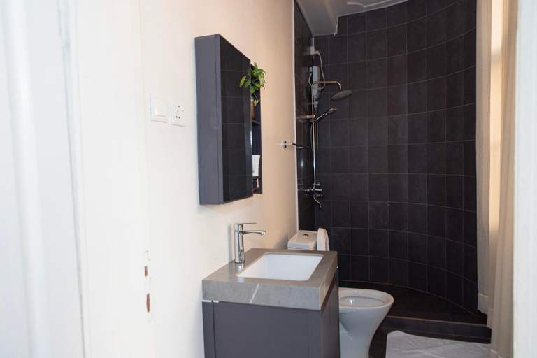 Bathroom 5, Kalih Villa, Gasabo