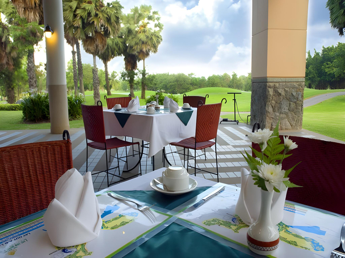 Food & Drinks 5, Lake View Hotel And Golf Club, Cha-Am
