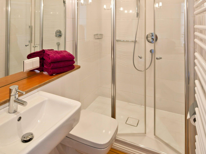 Bathroom 2, Hotel Villa Caldera, Cuxhaven